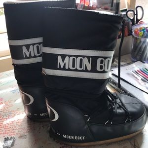 slightly worn moon boots!